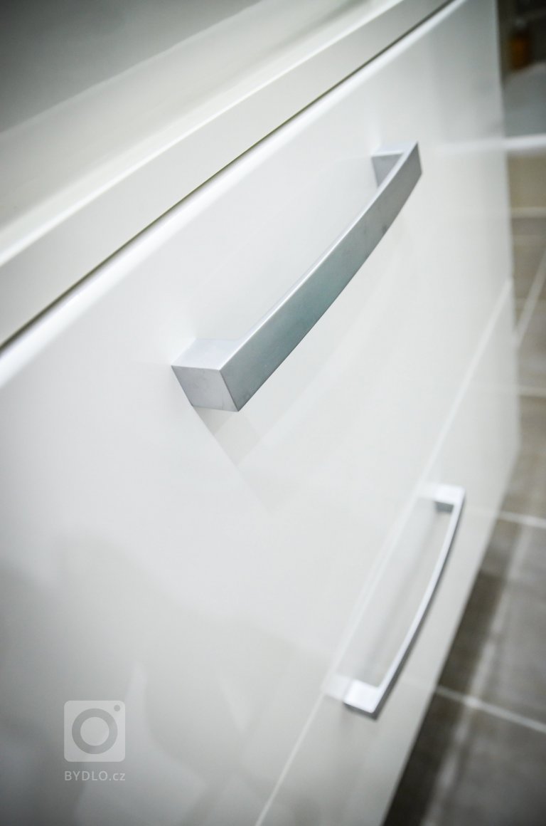 add picture to album