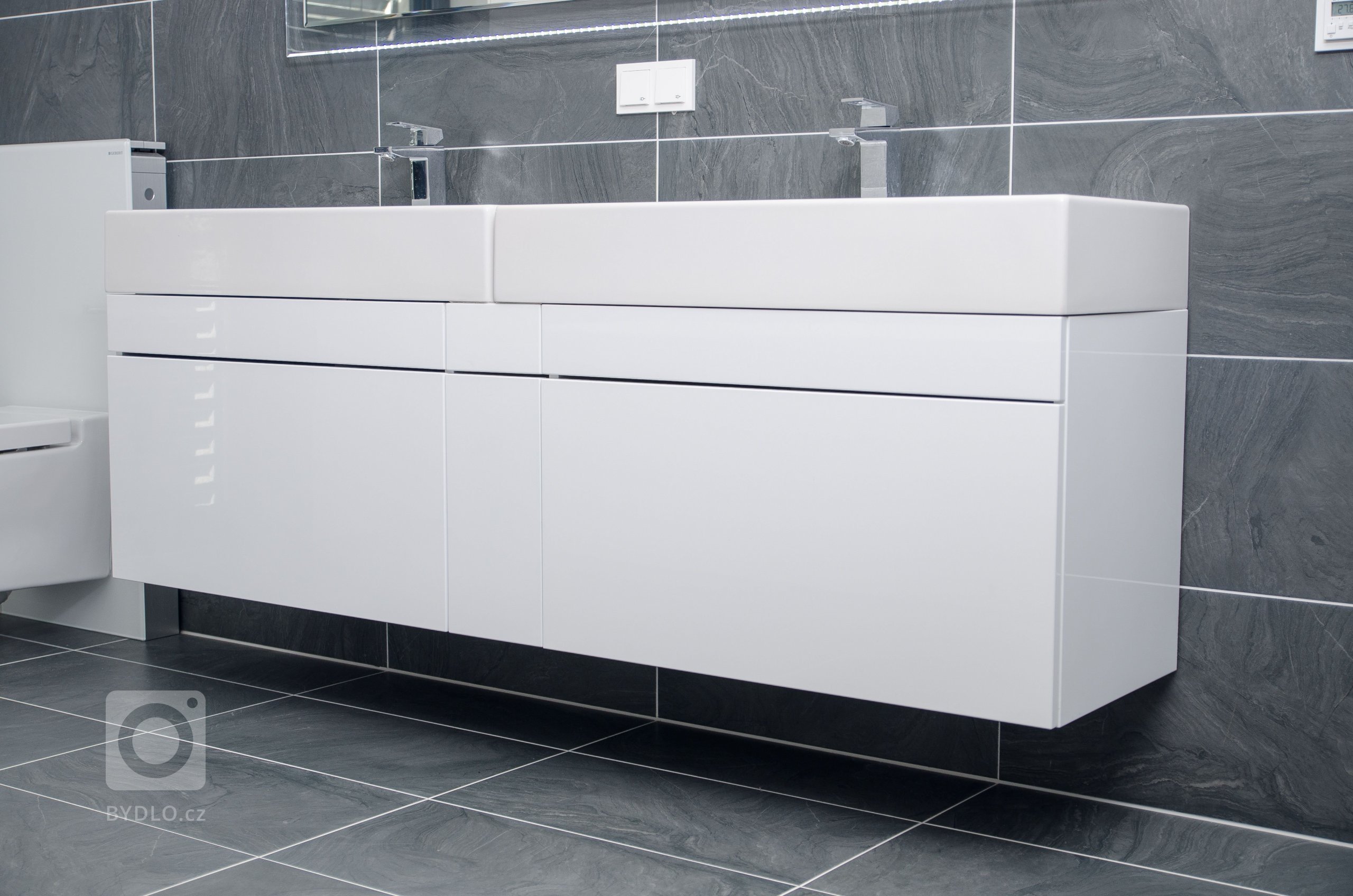 I koupelna se může stát nejoblíbenější místností v domě, stačí jen vystoupit ze stereotypů nabídek obchodů a nechat si jí vyrobit přímo "na tělo".…