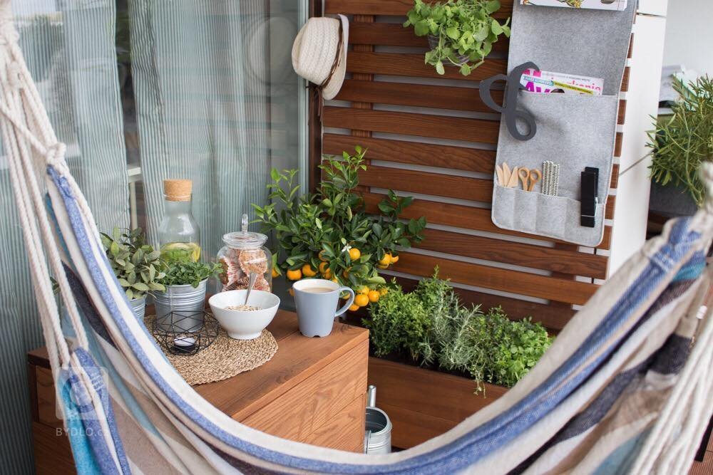 Moderní lodžie nabídnou prostor navíc, zlepší i&nbsp;ráz domu a jsou místem, kde můžeme odpočívat, pěstovat květiny, pít kávu, prostě žít. A&nbsp;když prostor…