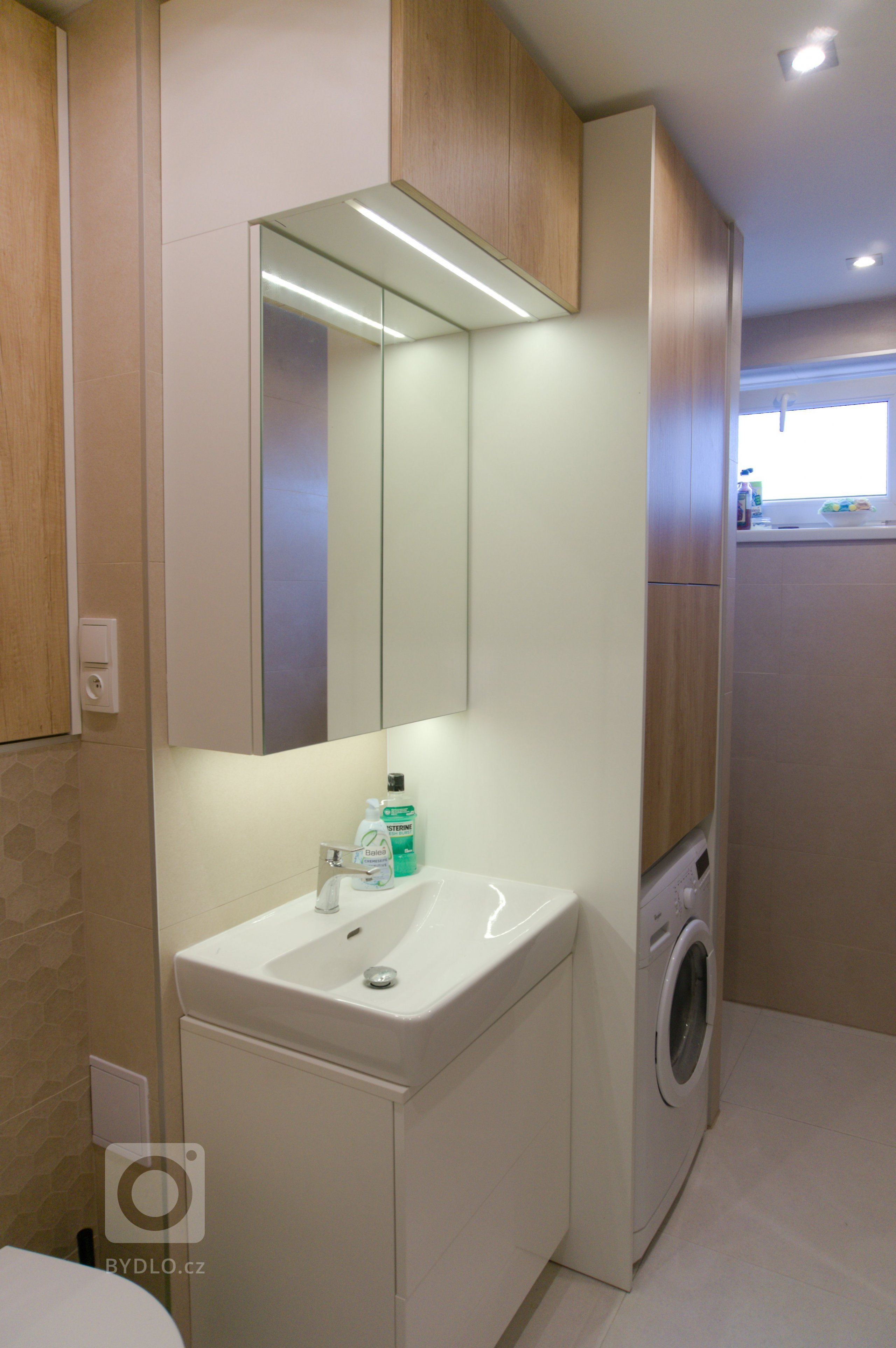 Byt s celkovou výměrou pouhých 56m2&nbsp;majitelům ve svém původním stavu již nevyhovoval. Problematický byl&nbsp;technický stav, tak hlavně i dispozice bytu.…