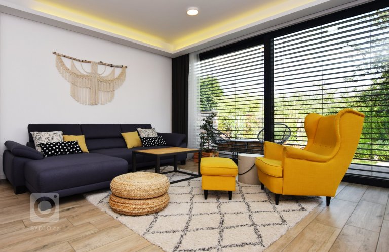 add picture to album