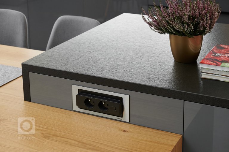 add picture to album