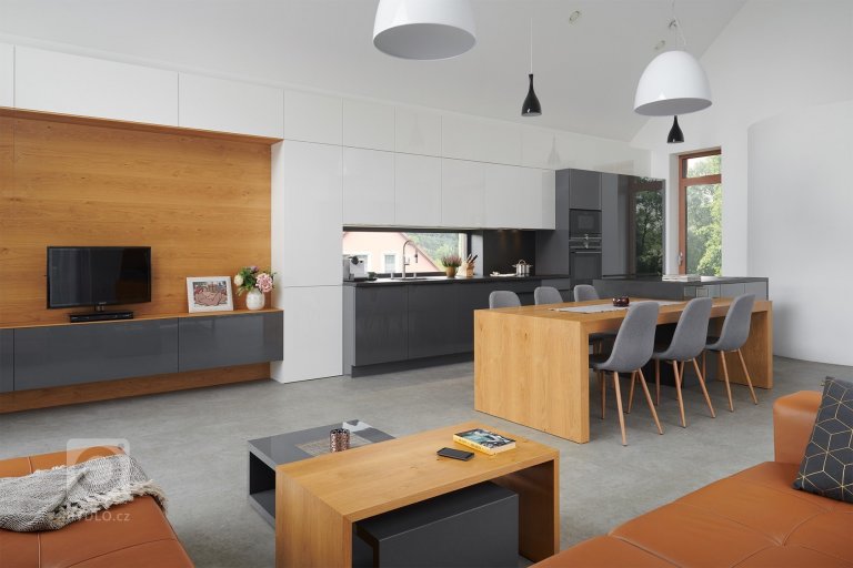 add picture to album