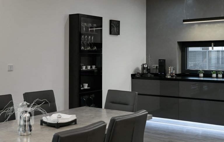 add picture to album