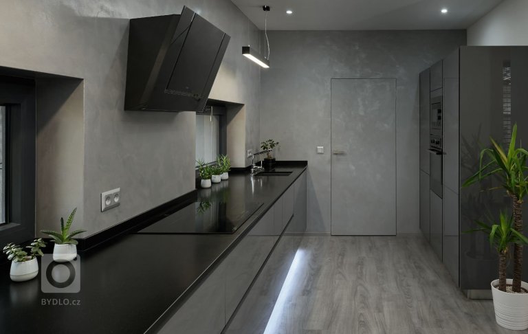 add picture to album