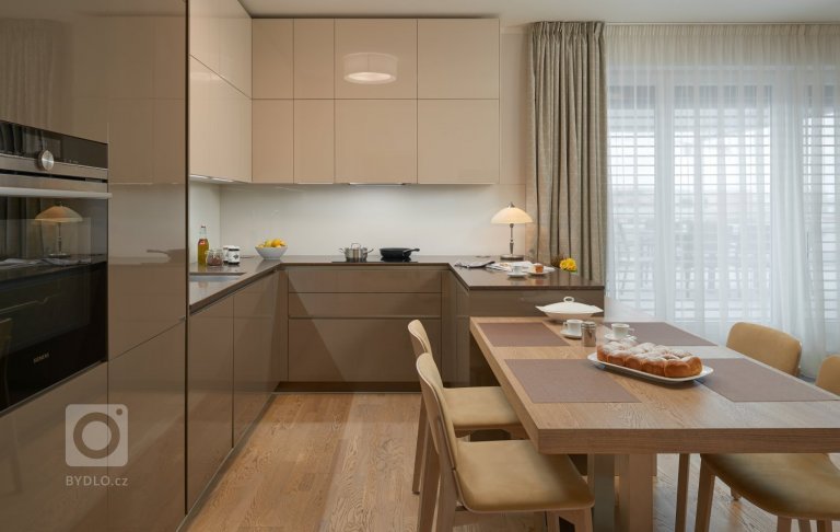 add picture to album