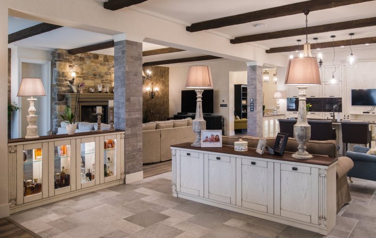 Nádherný stylový dom, který jsme v poslední době vybavovali na klíč. Jde o&nbsp; skvostný dům s řadou našeho rustikálního nábytku a s nespočtem dveří.&nbsp…