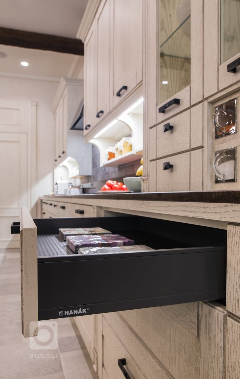 add picture to album