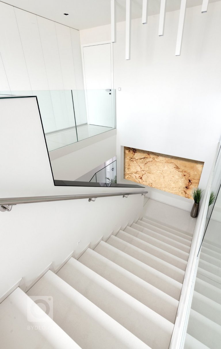 add picture to album