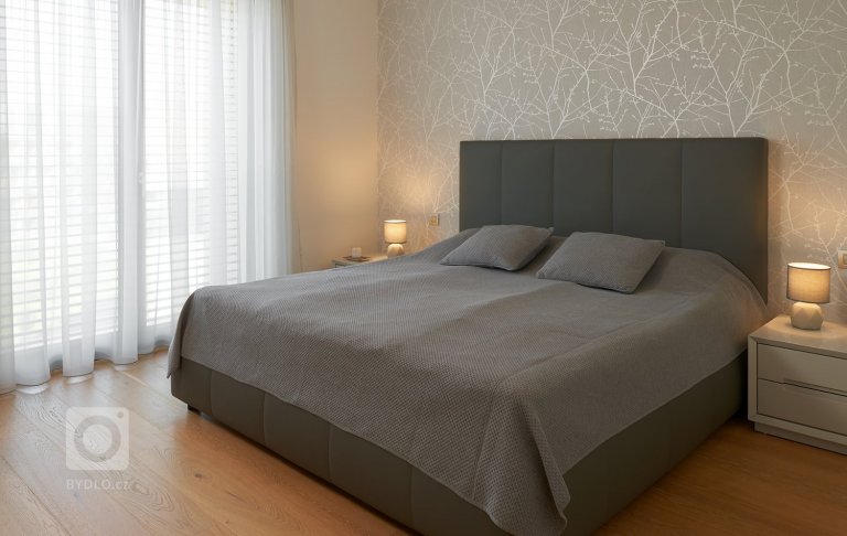 add picture to album