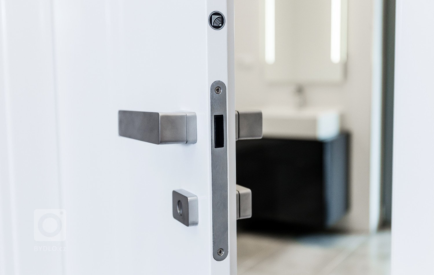 Prohlédněte si moderní dům, který jsme zařizovali na klíč. Kromě nábytku a dveří zaujme pozornost i netradiční&nbsp;zahradní kuchyně.&nbsp;&nbsp;

Celý…