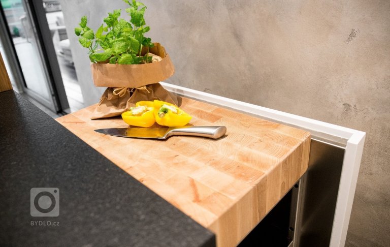 add picture to album