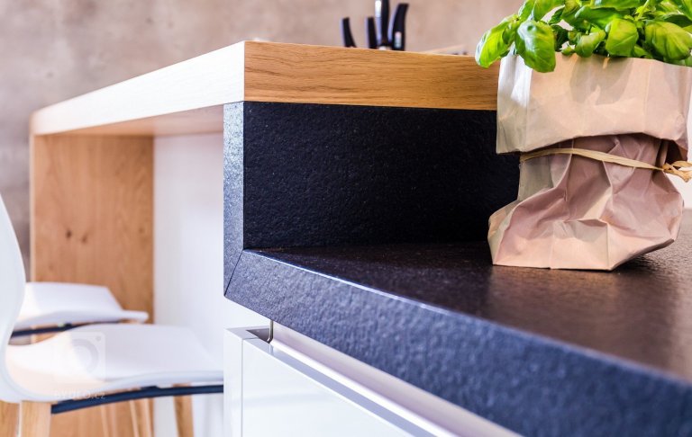 add picture to album