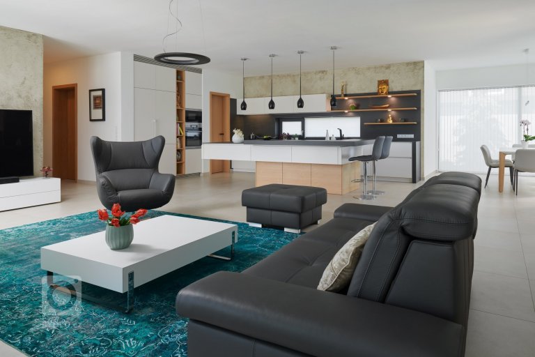 add picture to album