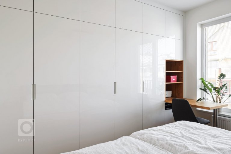 add picture to album