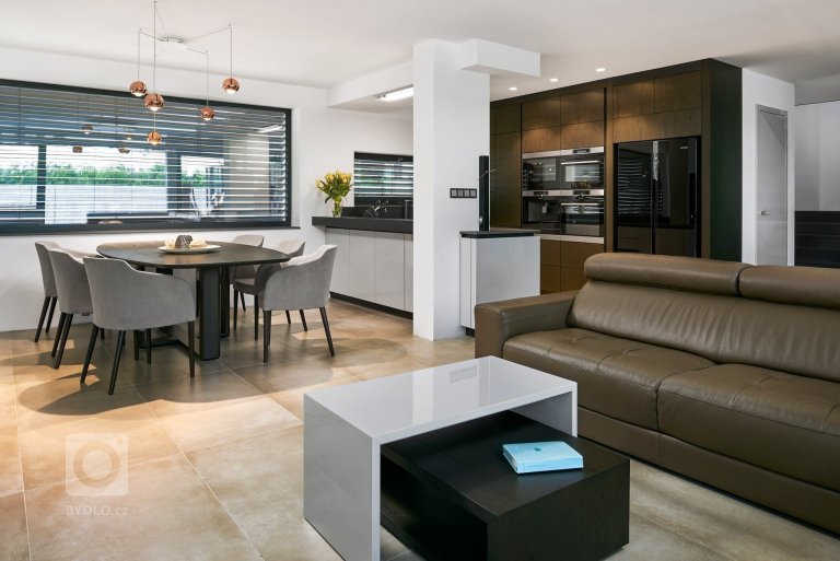 add picture to album