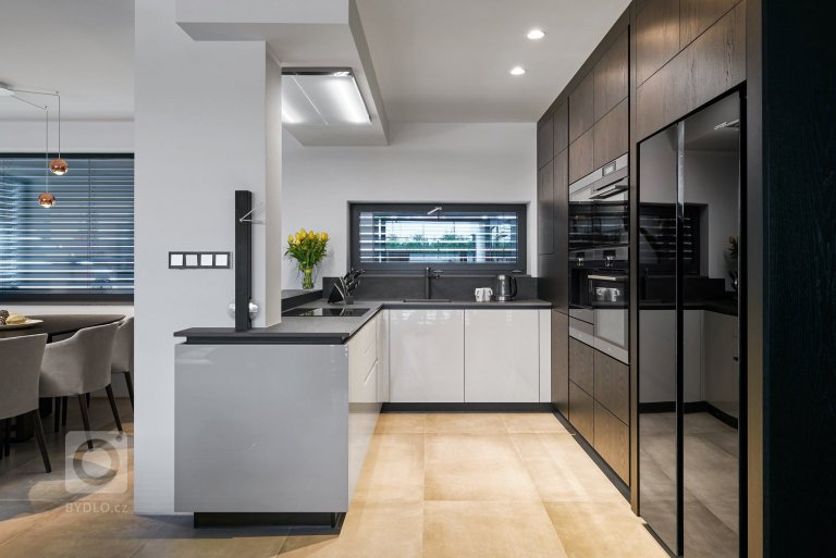 add picture to album