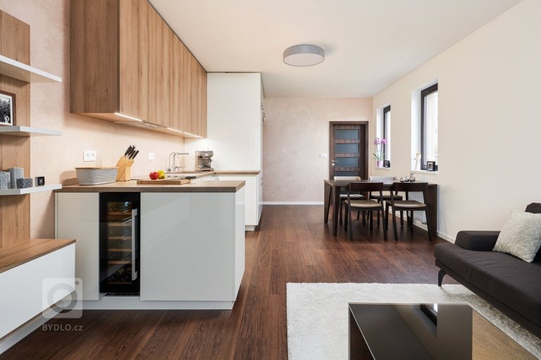 add picture to album