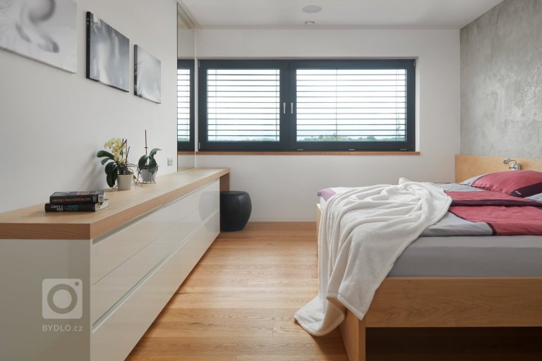 add picture to album