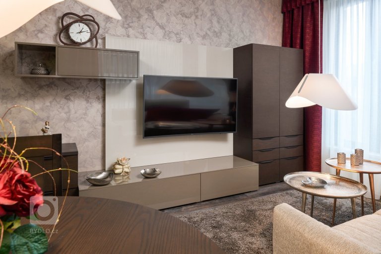 add picture to album