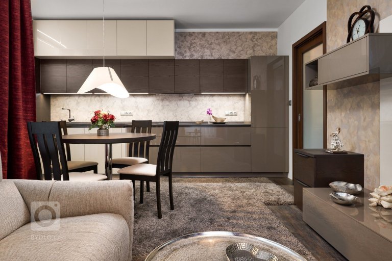 add picture to album