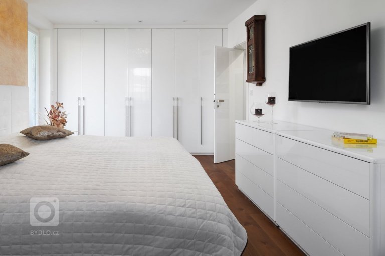 add picture to album