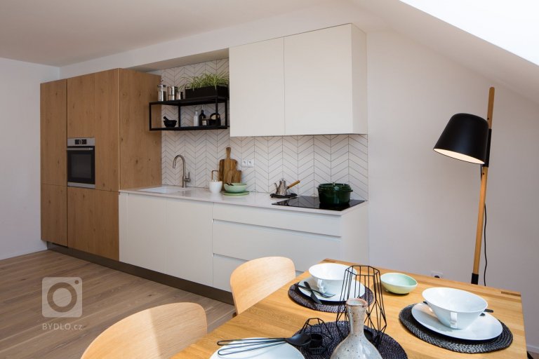 add picture to album