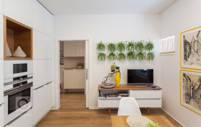 add picture to album