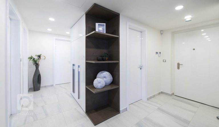 add picture to album