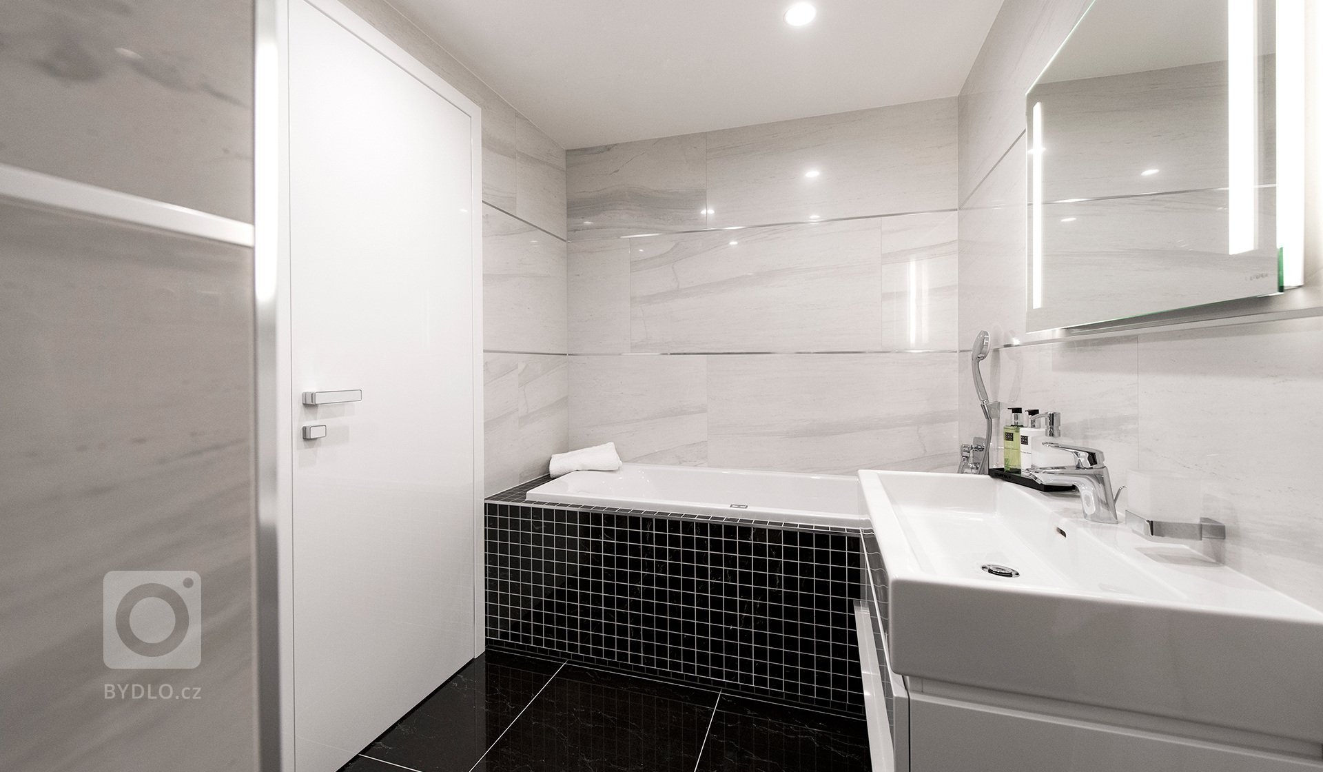 Spolupracujeme s jedním z nejvýznamnějších tuzemských developerů, firmou CENTRAL GROUP, pro kterou jsme nedávno vybavili ukázkový byt kompletním nábytkem i…