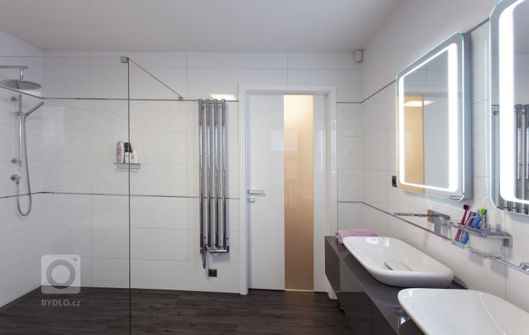 add picture to album