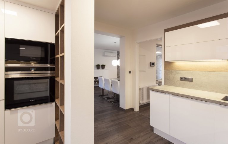 add picture to album