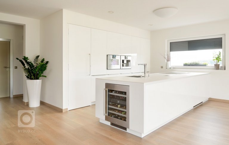 add picture to album