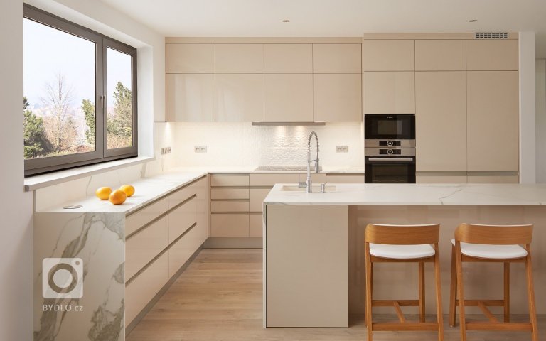 add picture to album