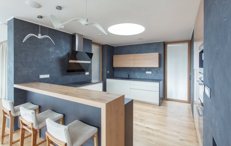 add picture to album