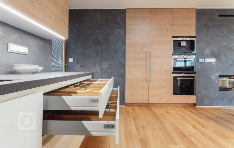 add picture to album