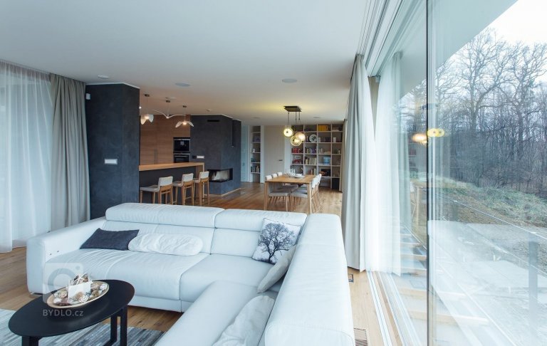 add picture to album