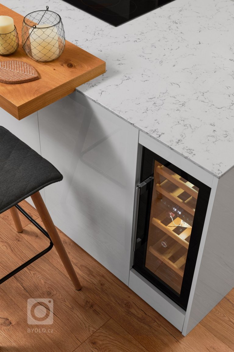 add picture to album