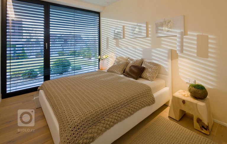 add picture to album