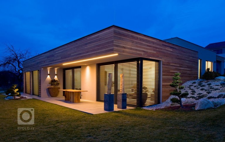 add picture to album