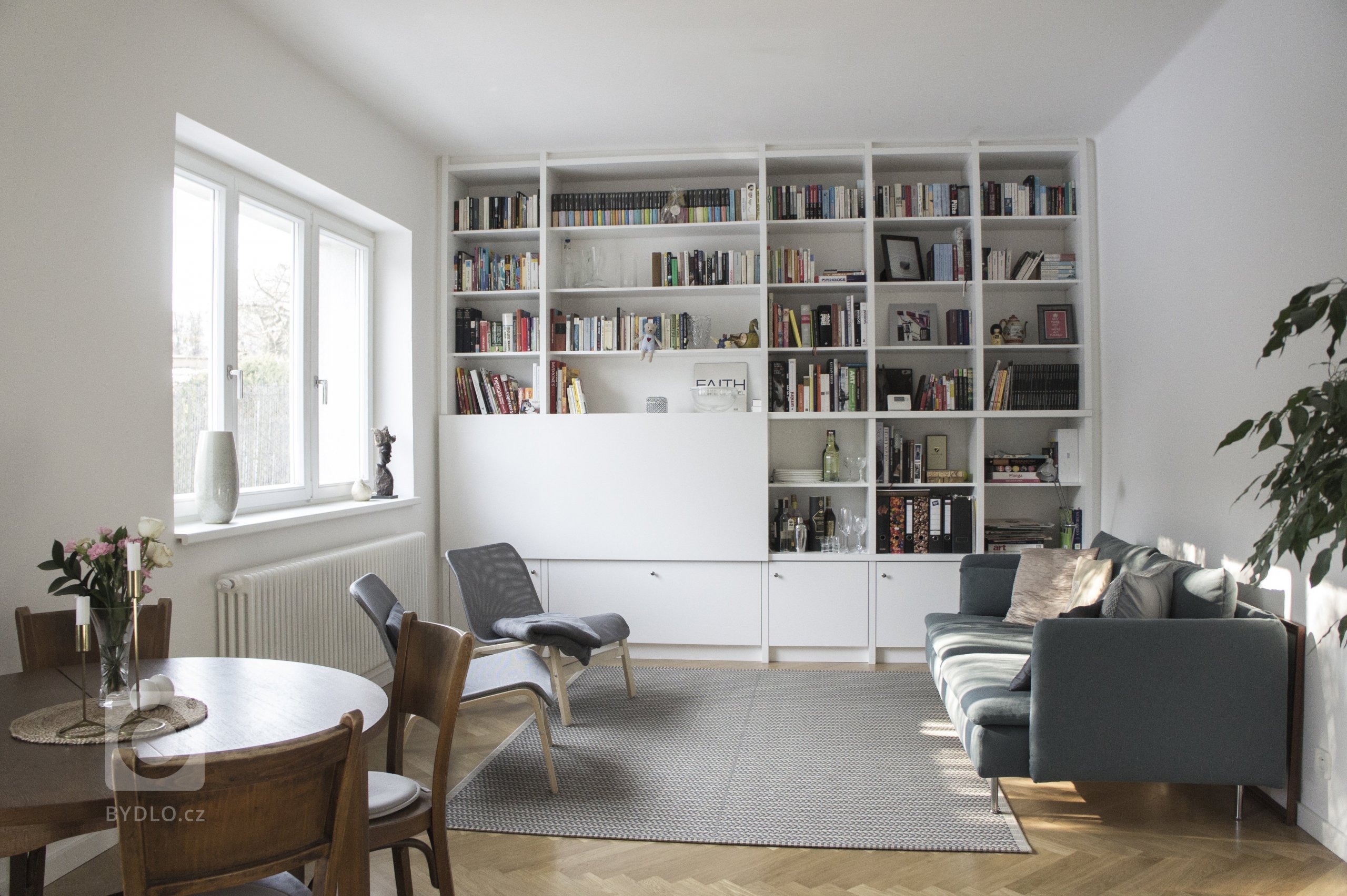 Návrh a realizace truhlářského vybavení v obytném prostoru řadového domu.
