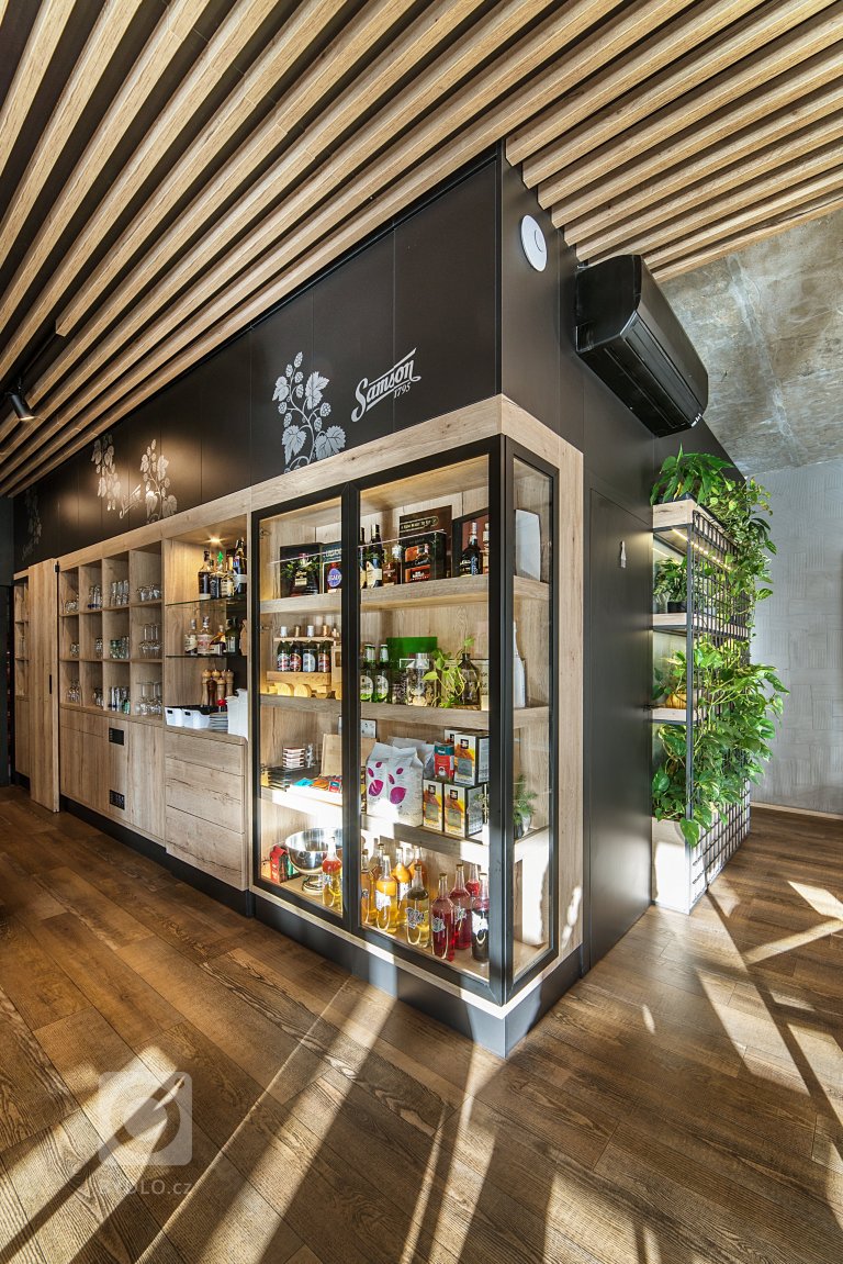 add picture to album