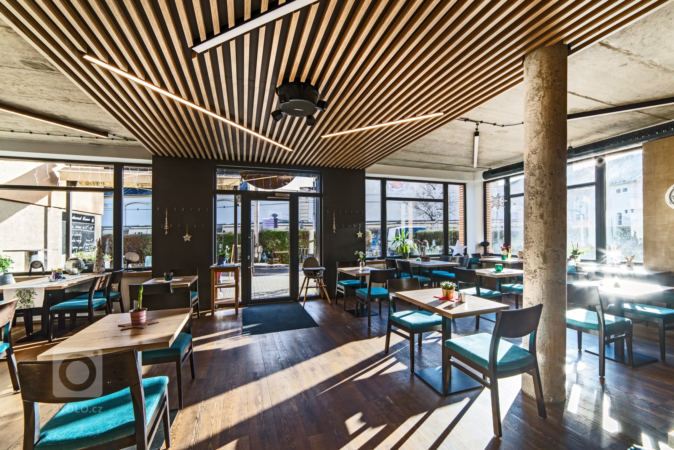 Kompletní refresh resturace Honner v Českých Budějovicích.