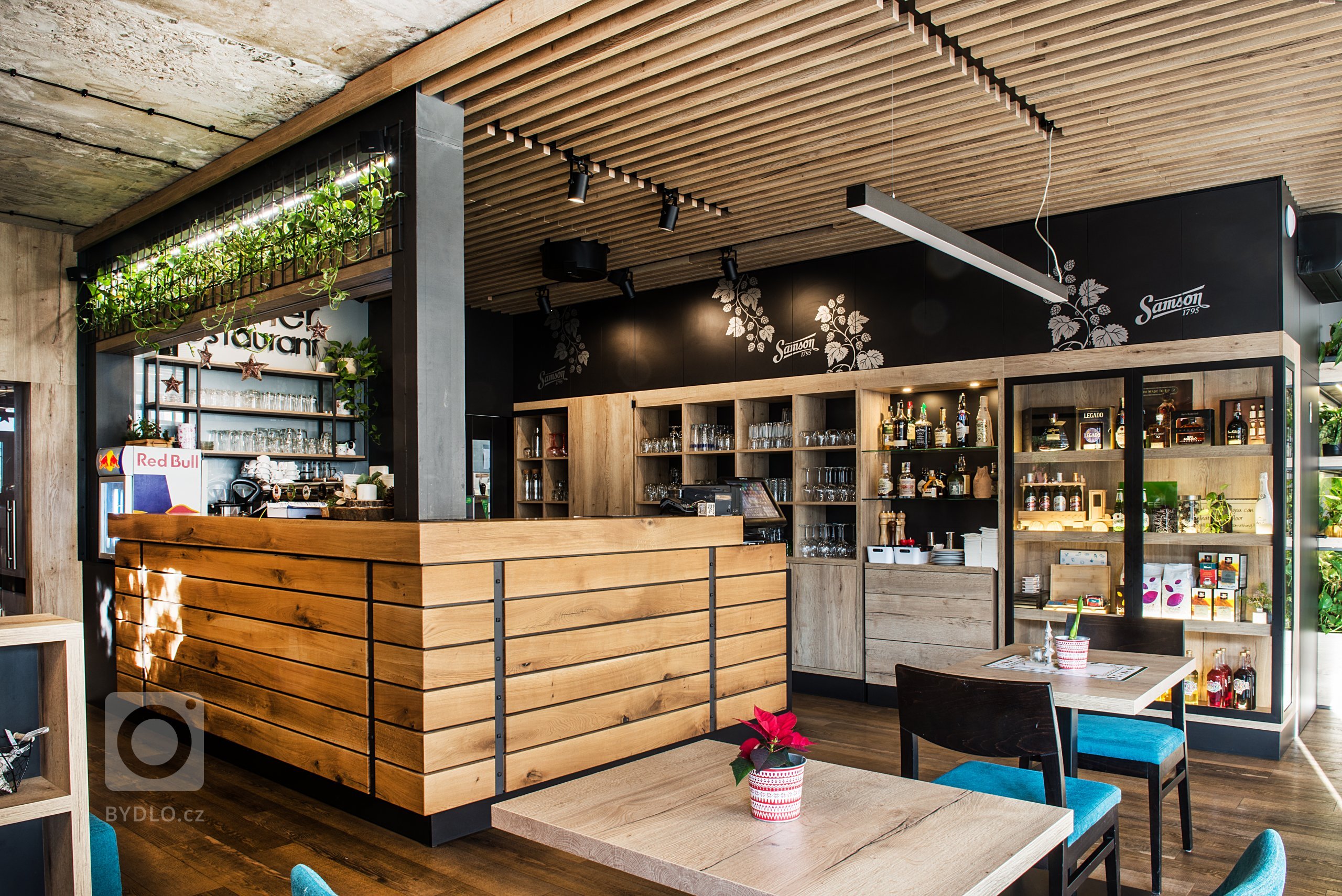 Kompletní refresh resturace Honner v Českých Budějovicích.