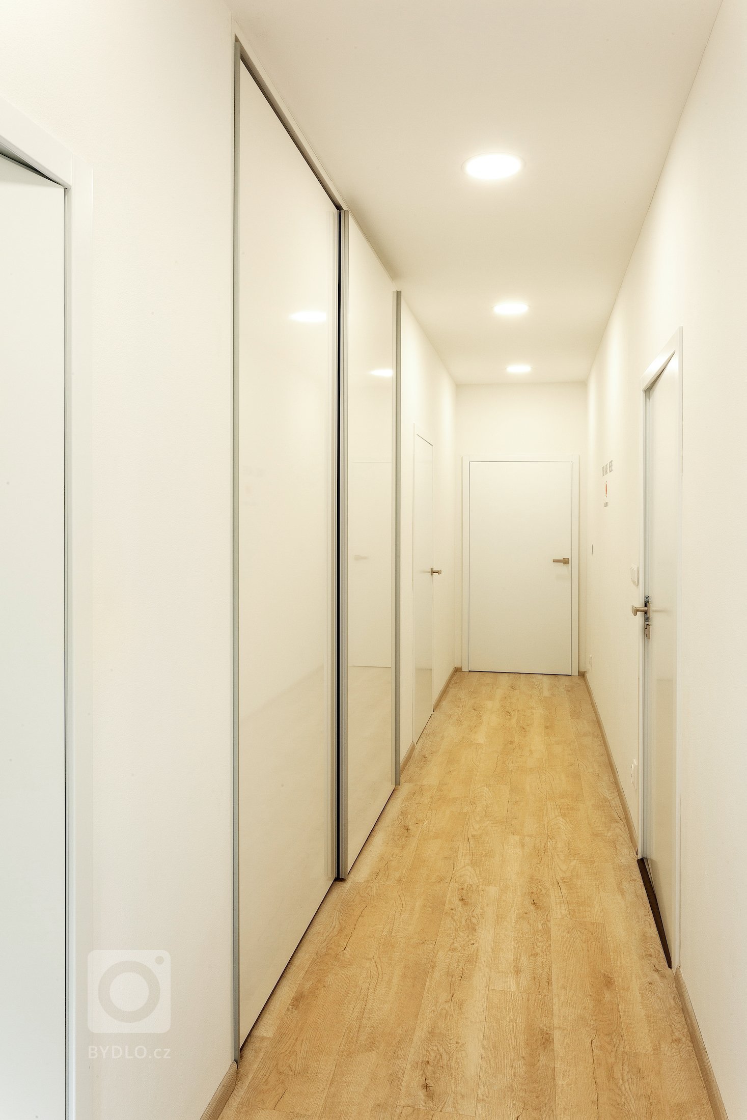 Přinášíme nahlédnutí do dalšího interiéru realizovaného naší společností. Pro věrného zákazníka jsme navrhli a realizovali již druhý interiér
