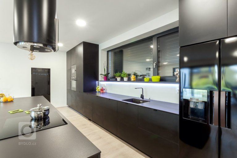 add picture to album