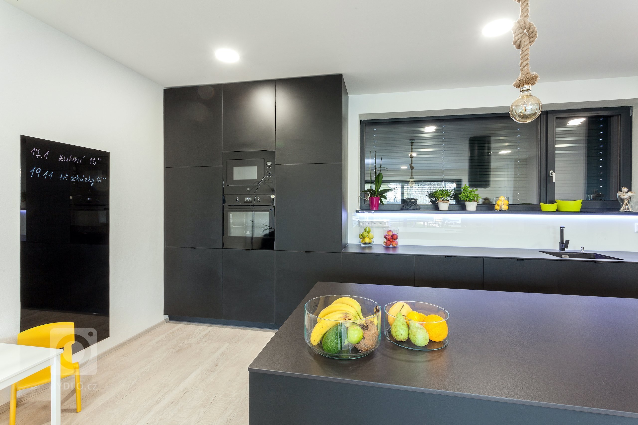 Přinášíme nahlédnutí do dalšího interiéru realizovaného naší společností. Pro věrného zákazníka jsme navrhli a realizovali již druhý interiér
