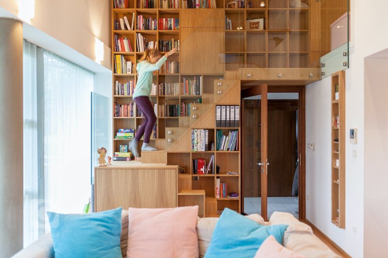 add picture to album