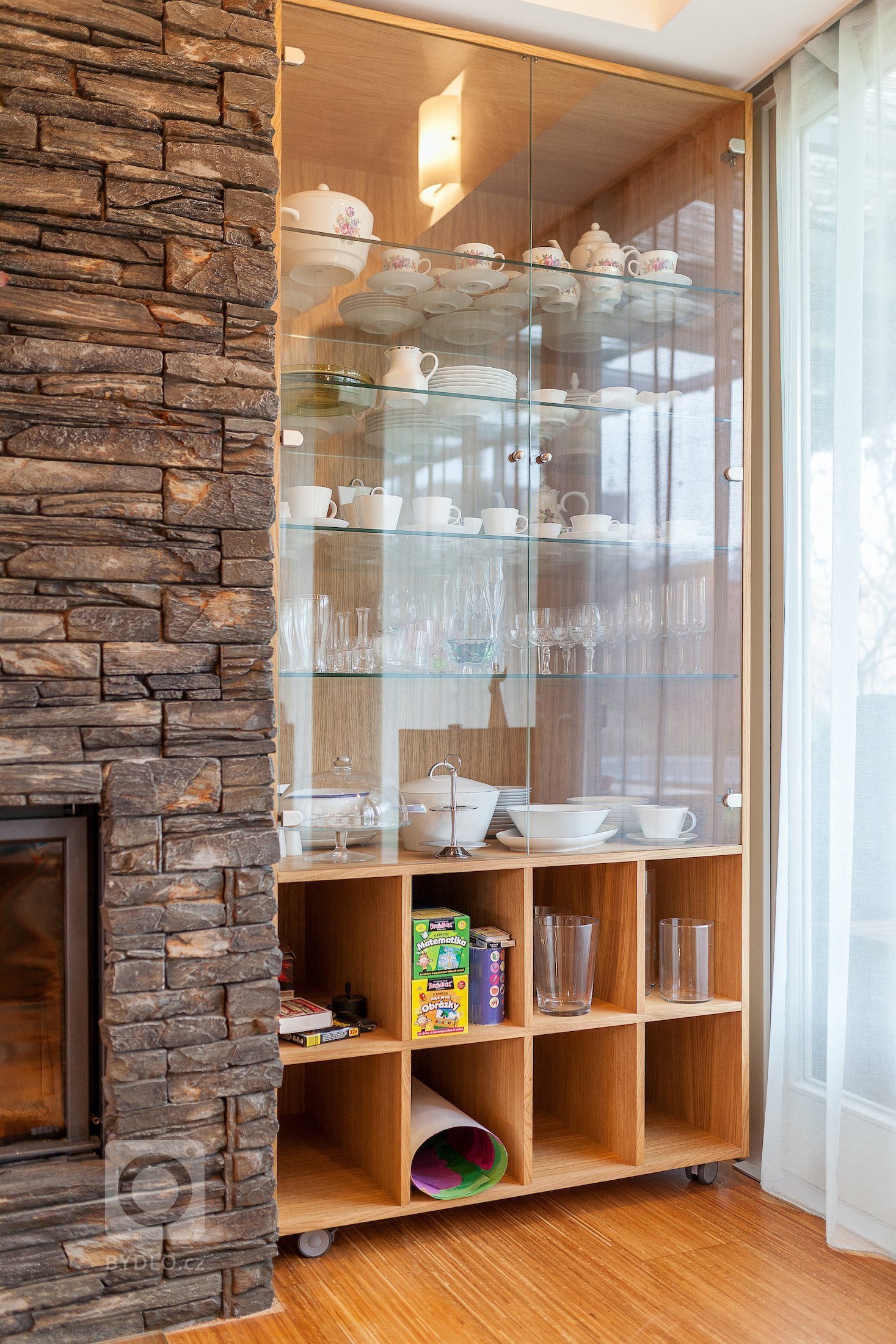 Ve spolupráci s architektonickým ateliérem NEW HOW architects jsme realizovali rekonstrukci některých částí interiéru rodinného domu u Prahy. Dominují zde…