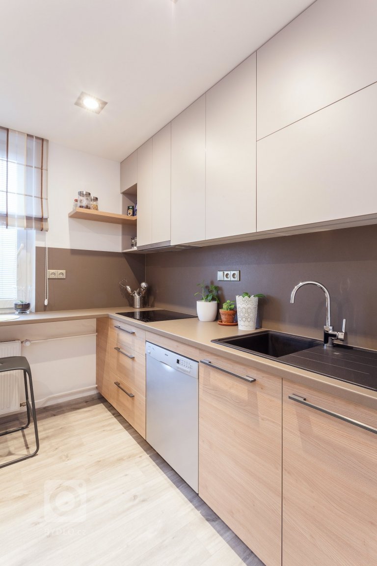 add picture to album